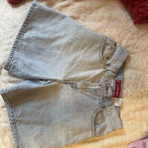Vintage Levi Mid Thigh Shorts